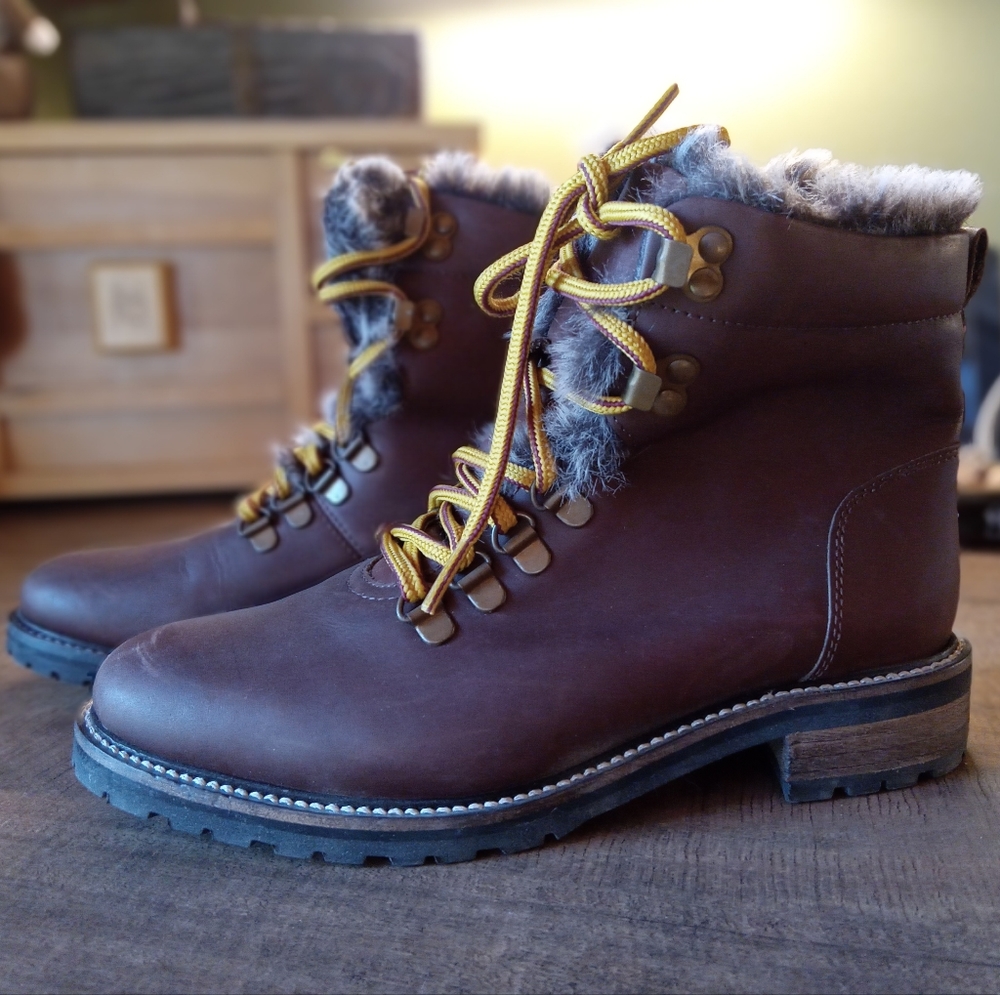 Joules winter fuzz lace up boot